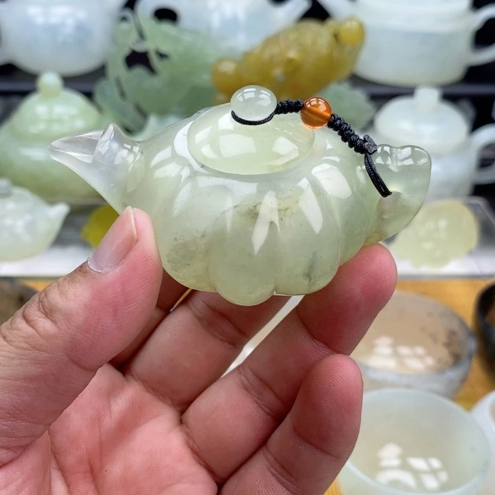 岫玉四大名玉手把件未镶嵌