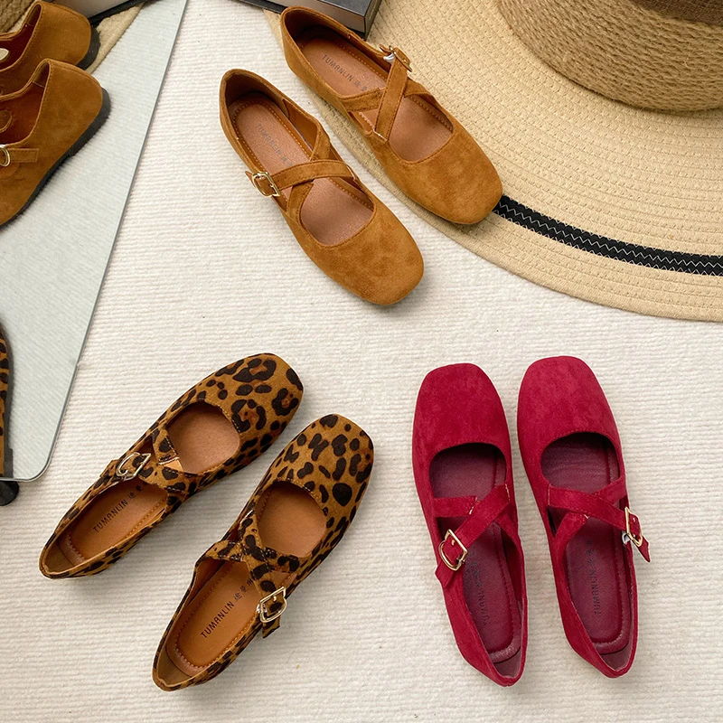 2025年春季新品时尚百搭平底网红单鞋方头仙女风女鞋浅口LF8553