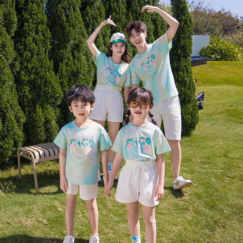 2024新款一家三口四口条纹韩版亲子装夏装新潮休闲运动款家庭套装