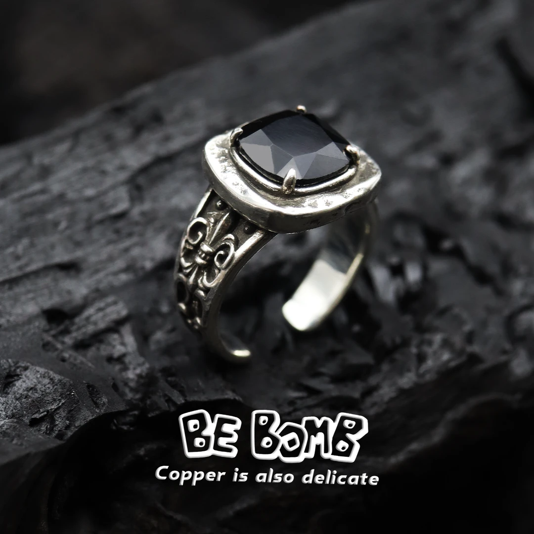 铜合金锆石戒指 BE BOMB 鸢尾花纹黑色冰糖高定戒指 简约个性百搭