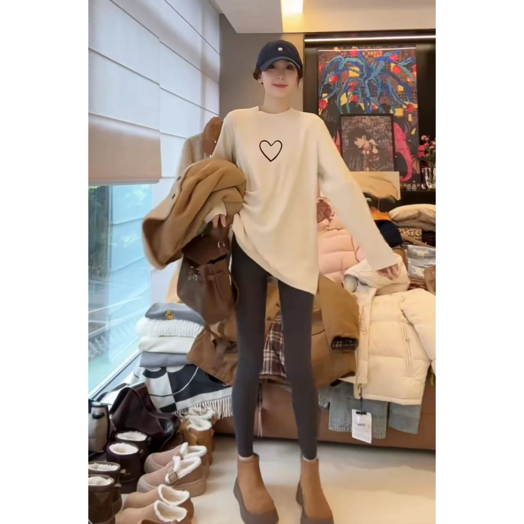 徐靖靖【心动T】2411130时尚百搭宽松爱心圆领磨毛厚款休闲长袖T恤