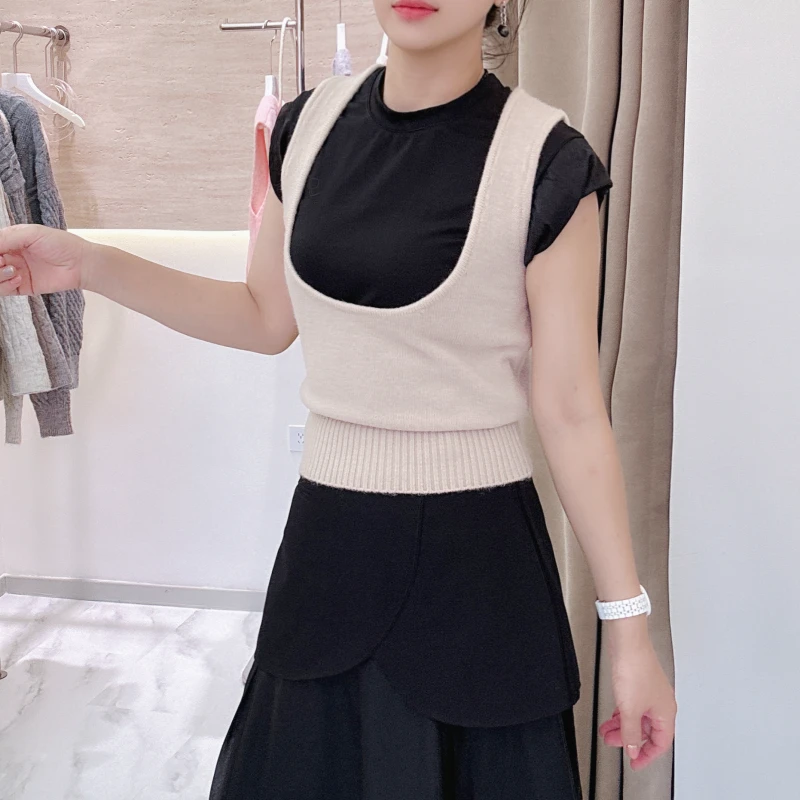 春秋新款时尚背心简约女士打底无袖可外穿弹力u型领大码叠穿马甲