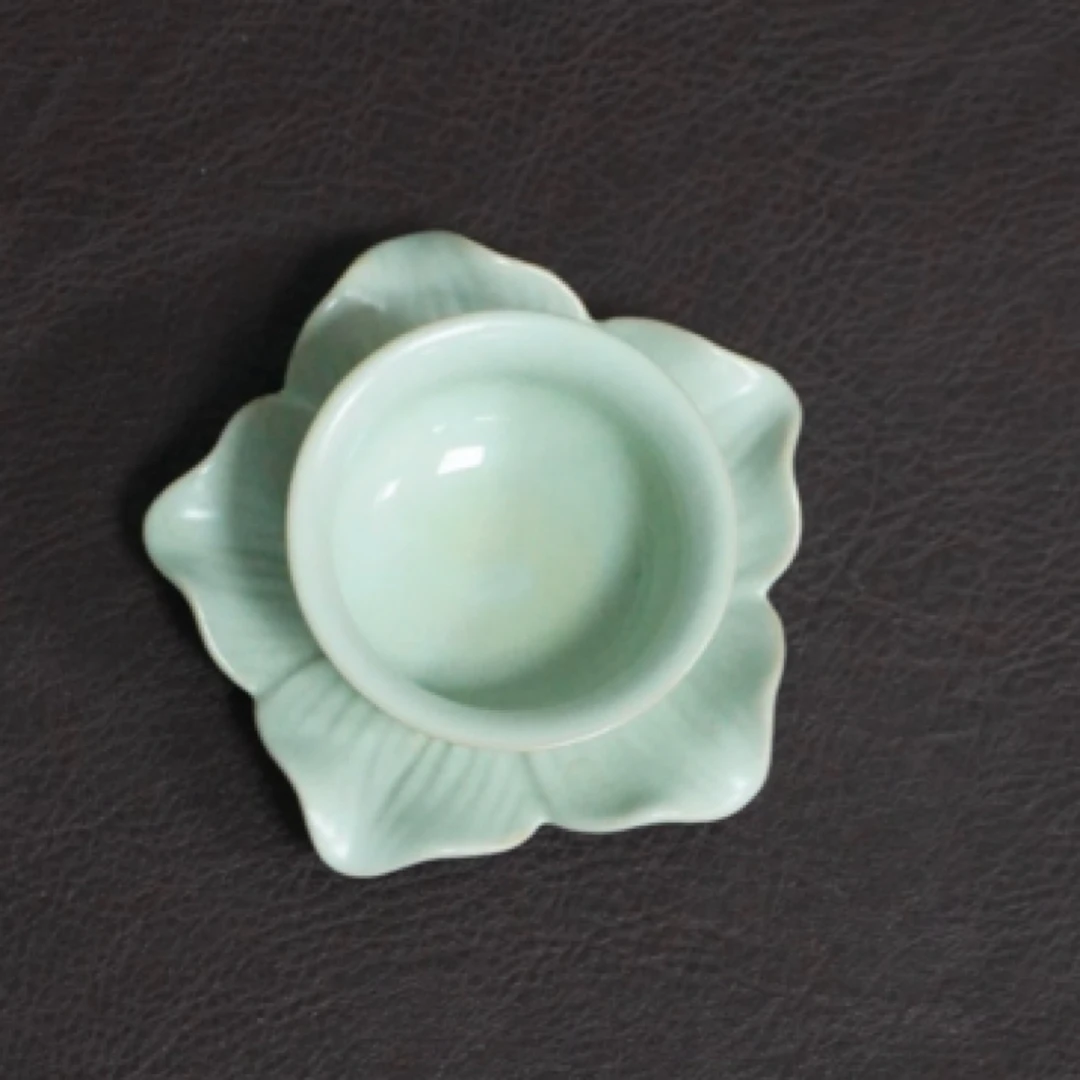 小黑 汝州汝瓷原矿手工开片三足莲花杯加杯垫