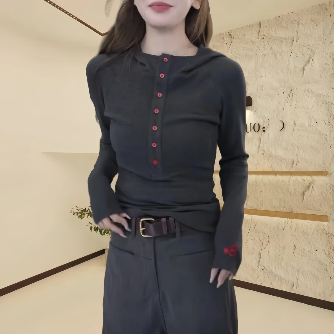 2025早秋新款百搭单排扣连帽女士上衣气质轻奢显瘦休闲大码T恤女