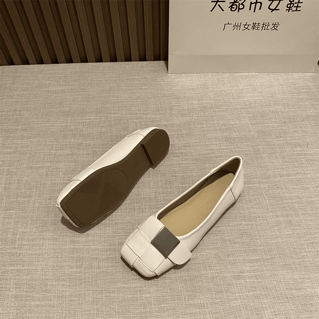 gxzk 时尚女鞋2024新款小众设计编织金属扣浅口低跟软底时尚单鞋2029-1