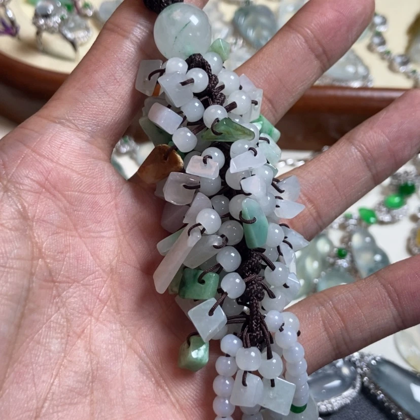 【闪购商品】翡翠颈饰未镶嵌