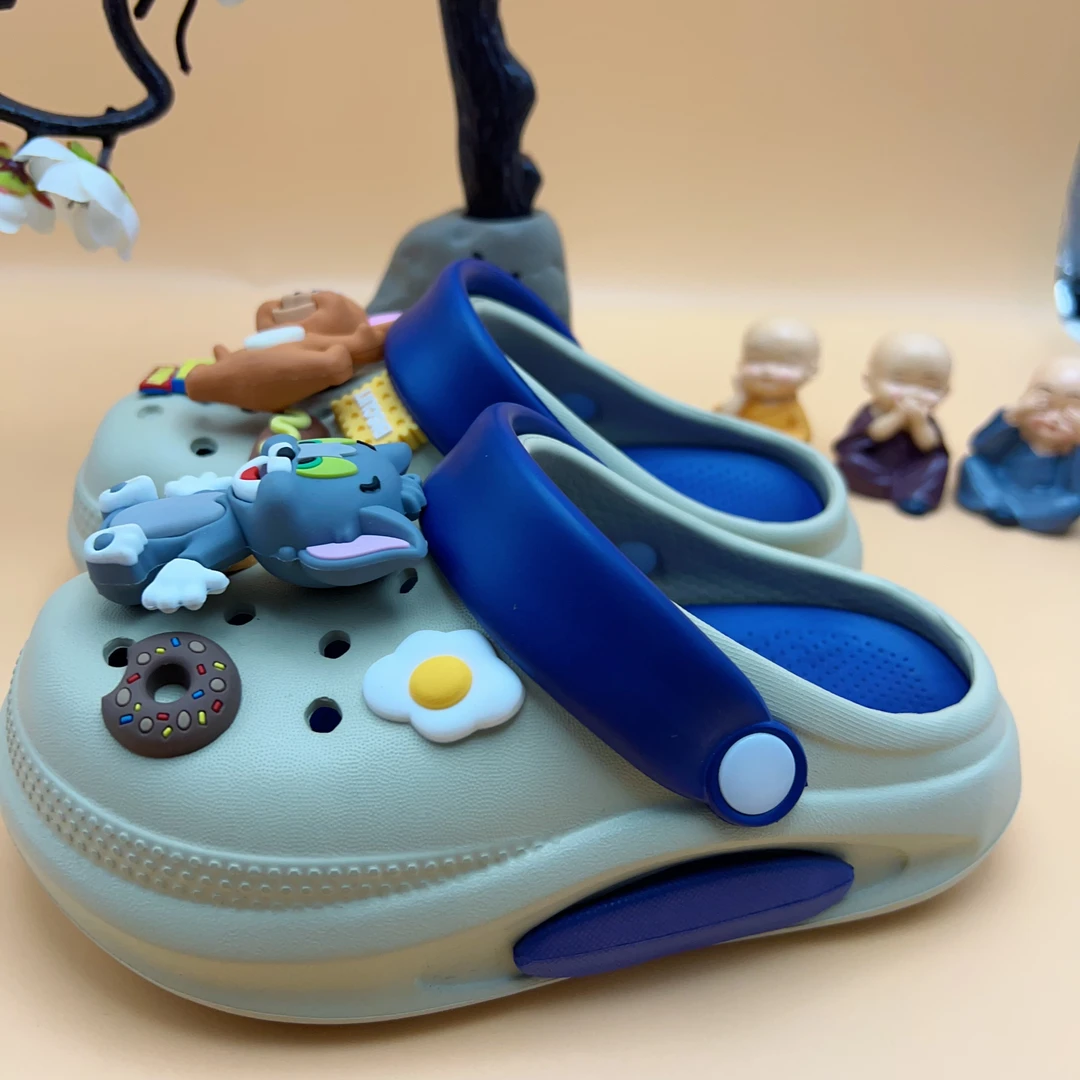 儿童洞洞鞋cs立体卡通草莓熊凉鞋夏季外穿