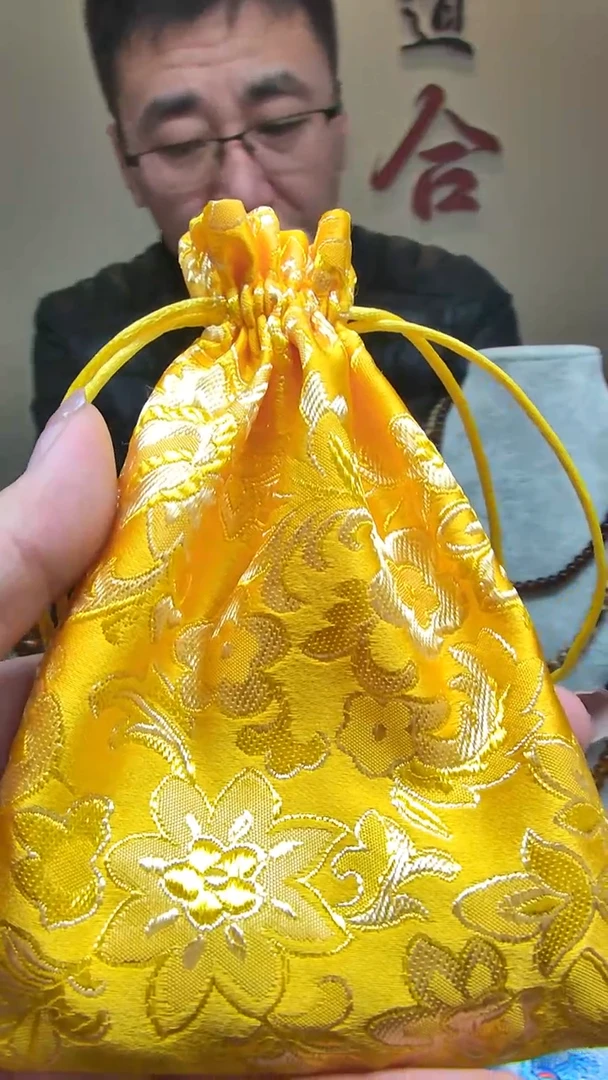【闪购商品】琥珀裸石未镶嵌饰品袋