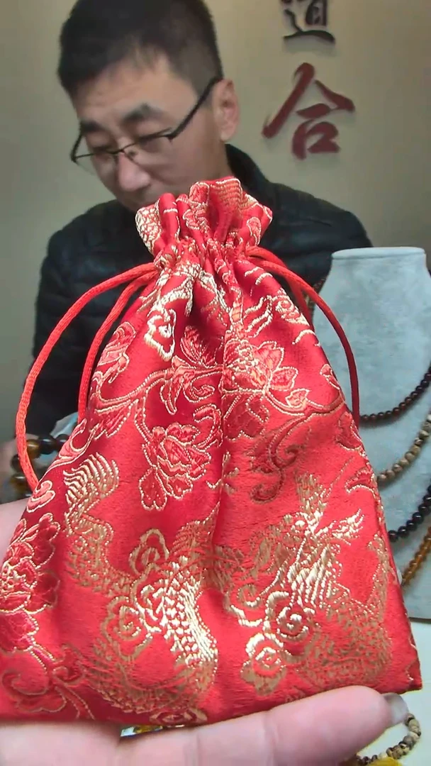 【闪购商品】琥珀裸石未镶嵌文玩袋