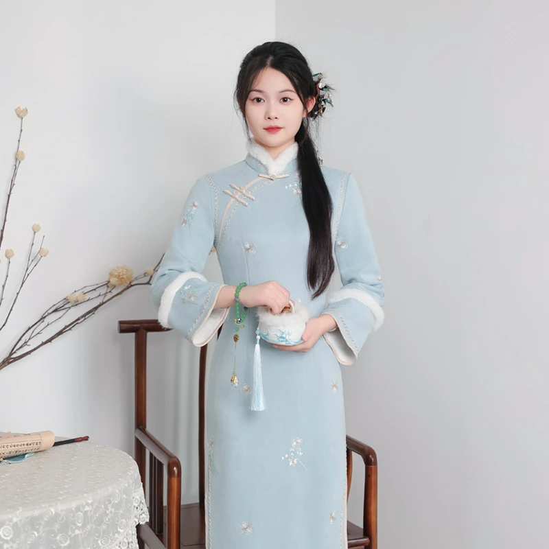 俏娘鱼2024年冬季新款保暖舒适年轻款复古蓝色长袖加绒旗袍