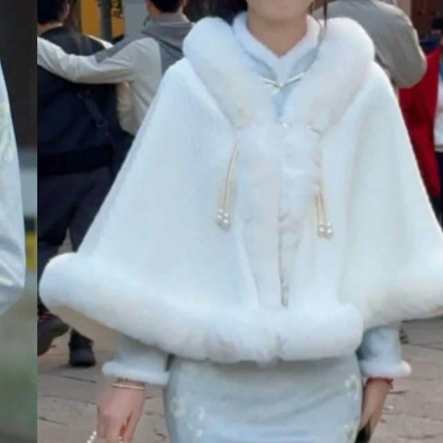 俏娘鱼【傲雪寒梅-斗篷】2025年冬季新款气质斗篷保暖百搭披肩纯色