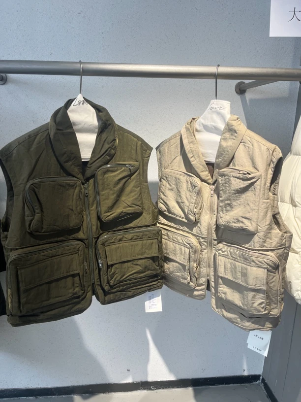 刘姐推荐设计感机能风马甲73237