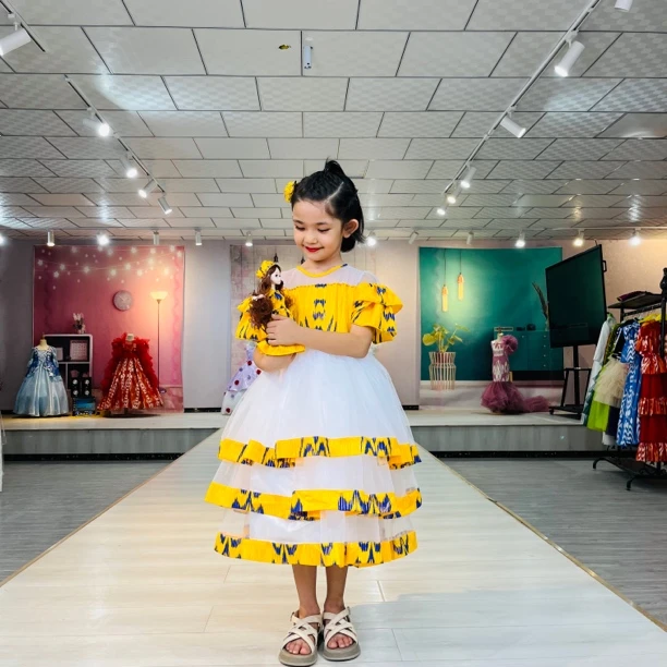 夏季时尚三层裙摆艾特莱斯红领连衣裙