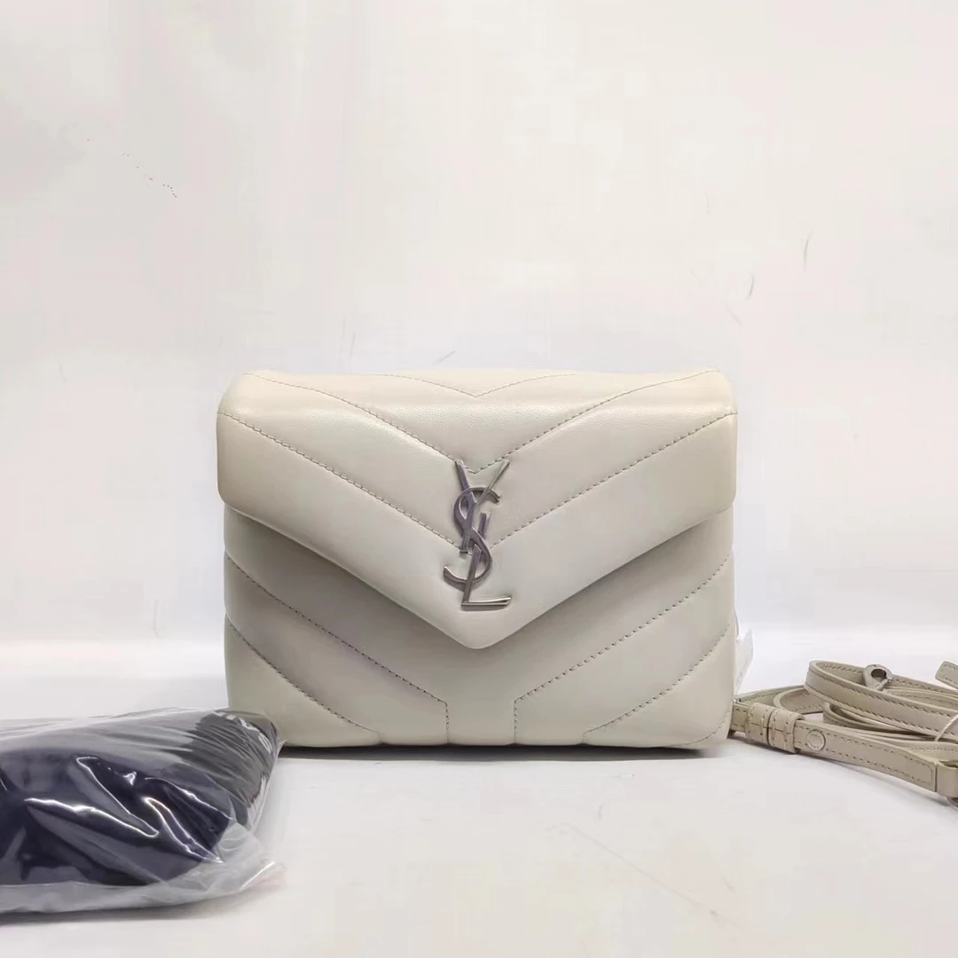 95新 YSL/圣罗兰 安洁利田哥斜挎包/ZS72423