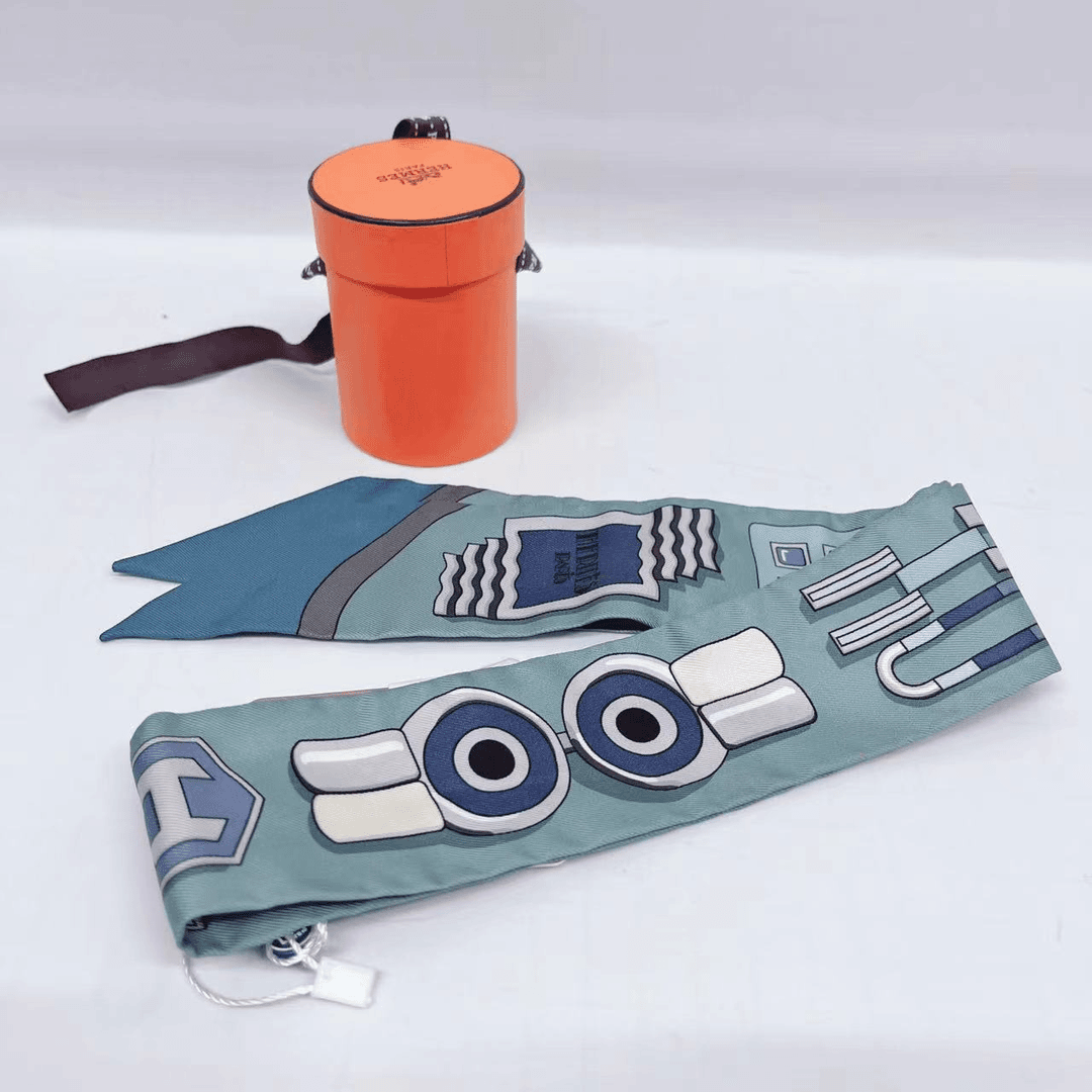 99新 Hermes/爱马仕 安洁利严选丝巾/QK0105607