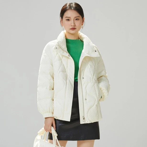 自巧小个子女装穿搭高级感宽松保暖小香风短款羽绒服22ZQ4015