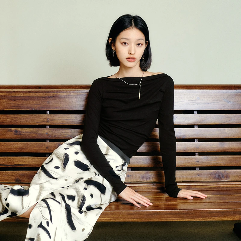 自巧小个子女装设计感一字领修身t恤女高级感打底衫上衣23ZQ93355