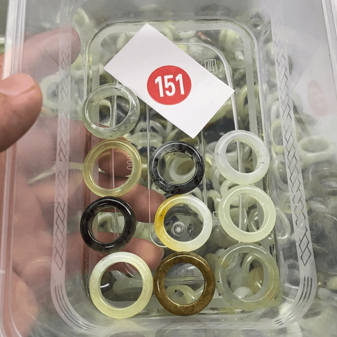 蛇纹石玉吊坠合金