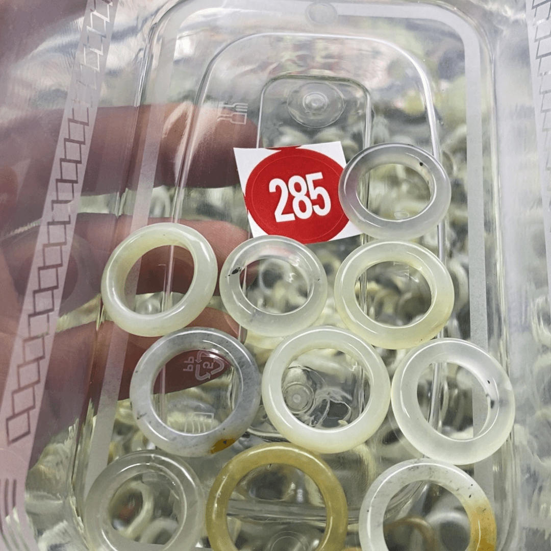 蛇纹石玉吊坠合金