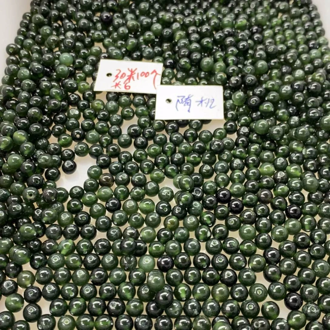 蛇纹石玉吊坠合金