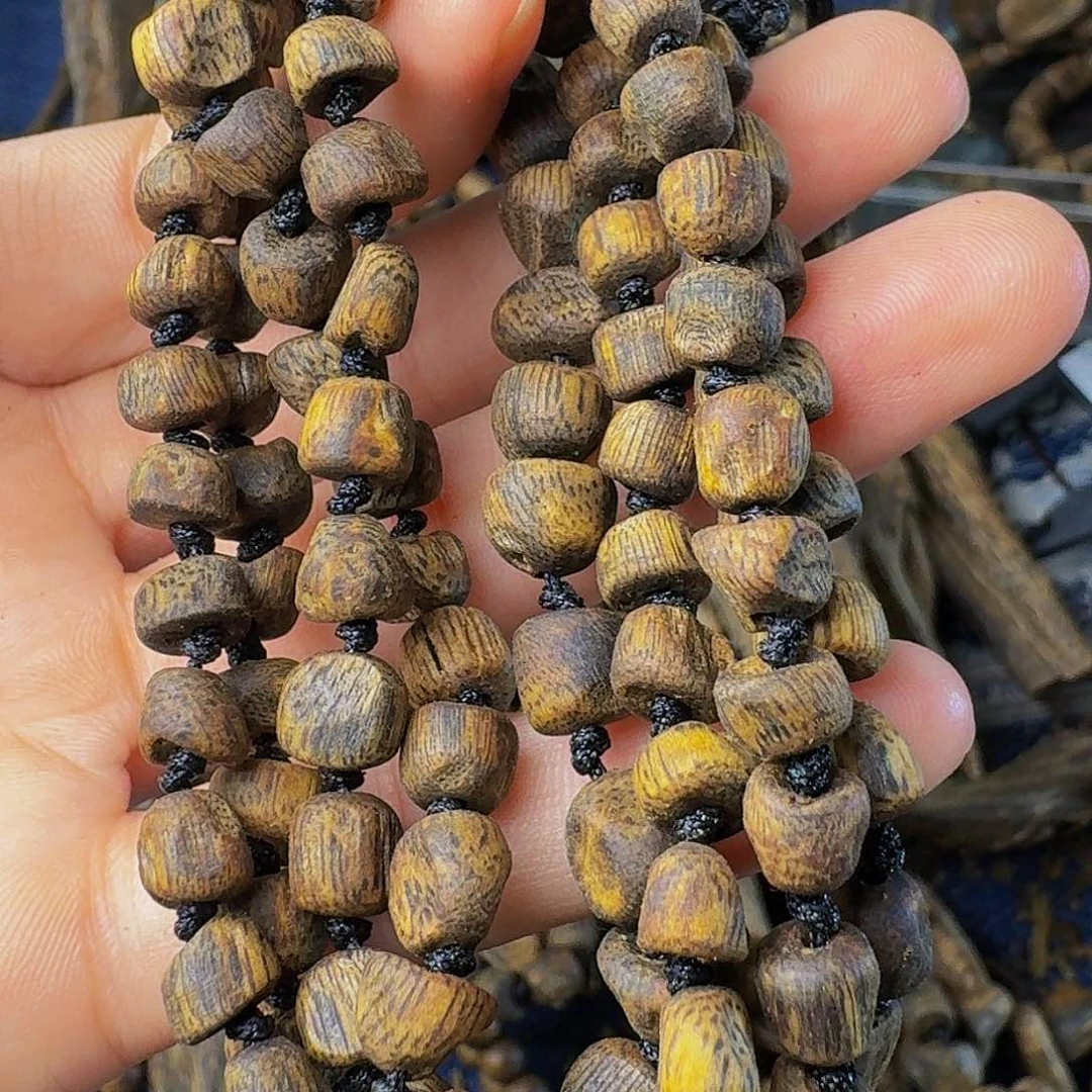 沉香手串16.8克白棋随行虫漏