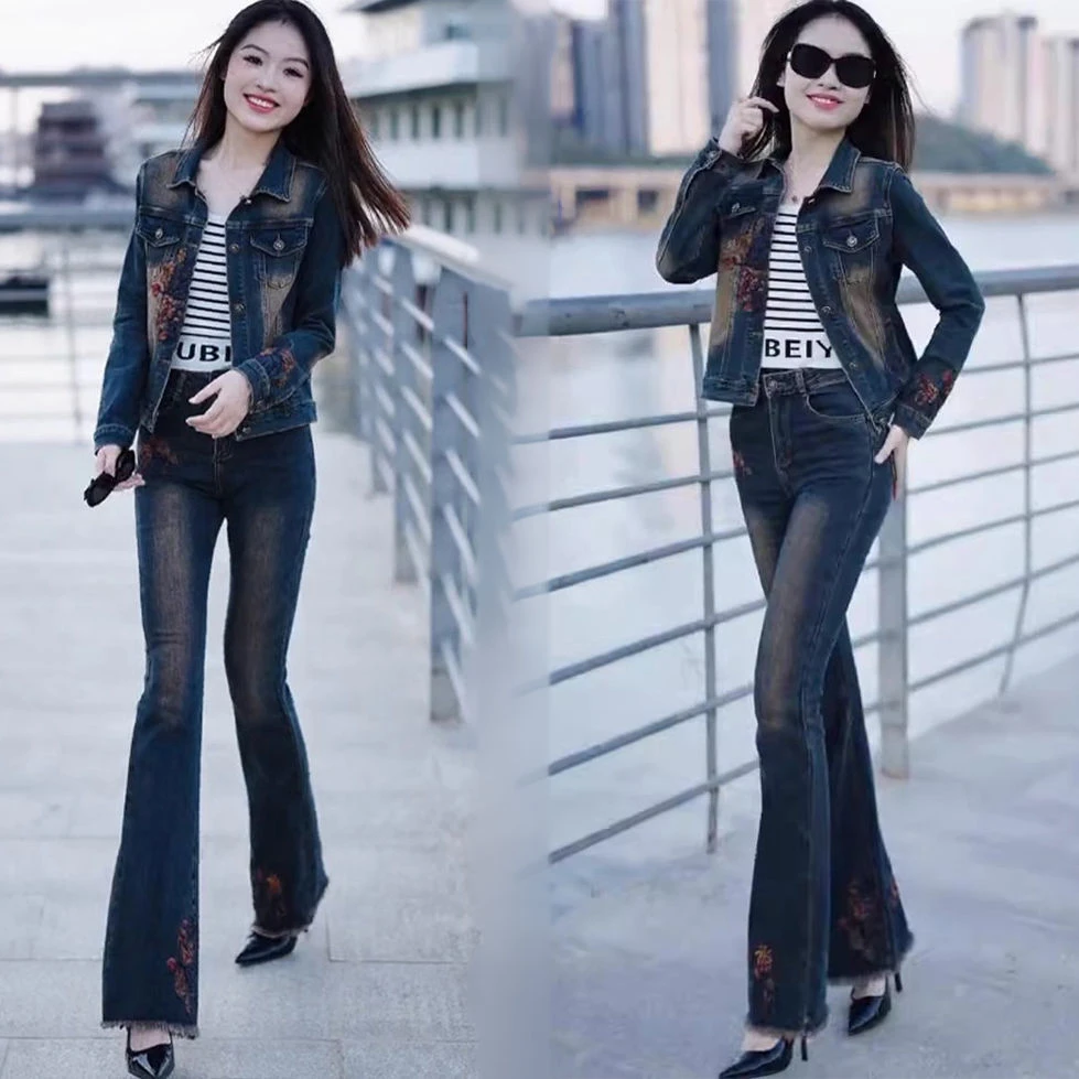 早秋新款刺绣花朵脚口毛边微喇叭裤牛仔外套复古修身时尚套装