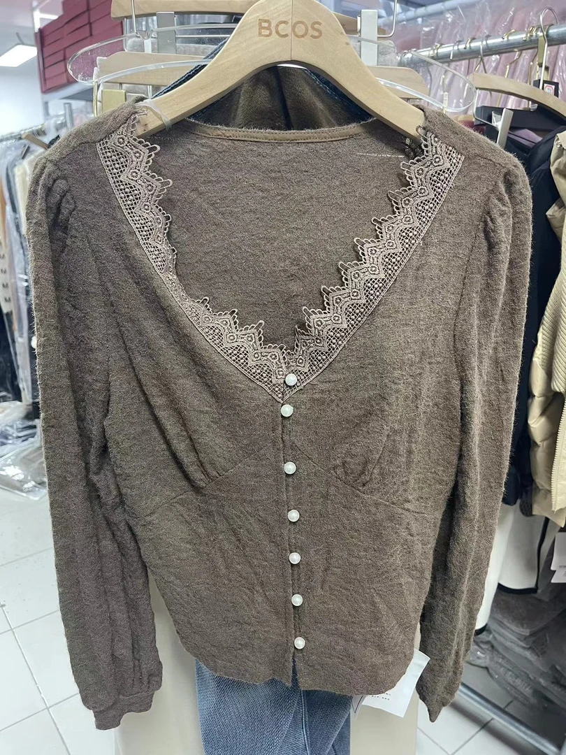 蜗牛家新款百搭气质款蕾丝百搭打底衬衫6630