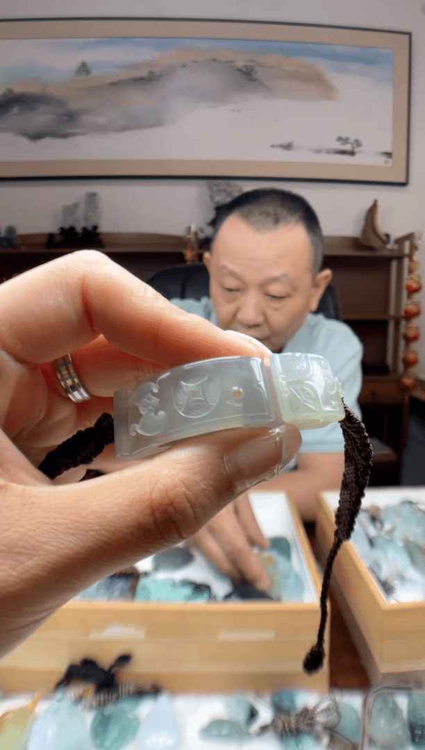 【闪购商品】翡翠挂件未镶嵌手牌