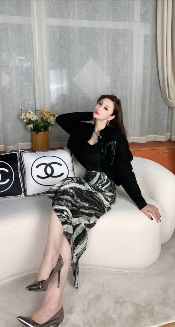 设计师款高端女装春夏新款花色风琴褶开叉半裙