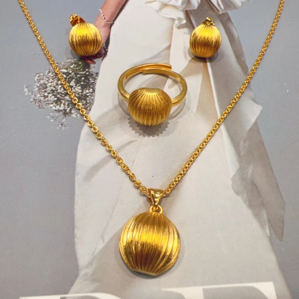 钛钢吊坠 tz009 新款时尚休闲百搭轻奢半球车花套装 新疆包邮