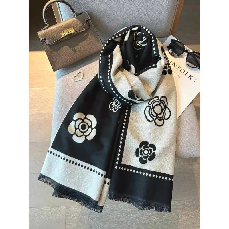 秋冬新款山茶花围巾加厚保暖披肩围巾