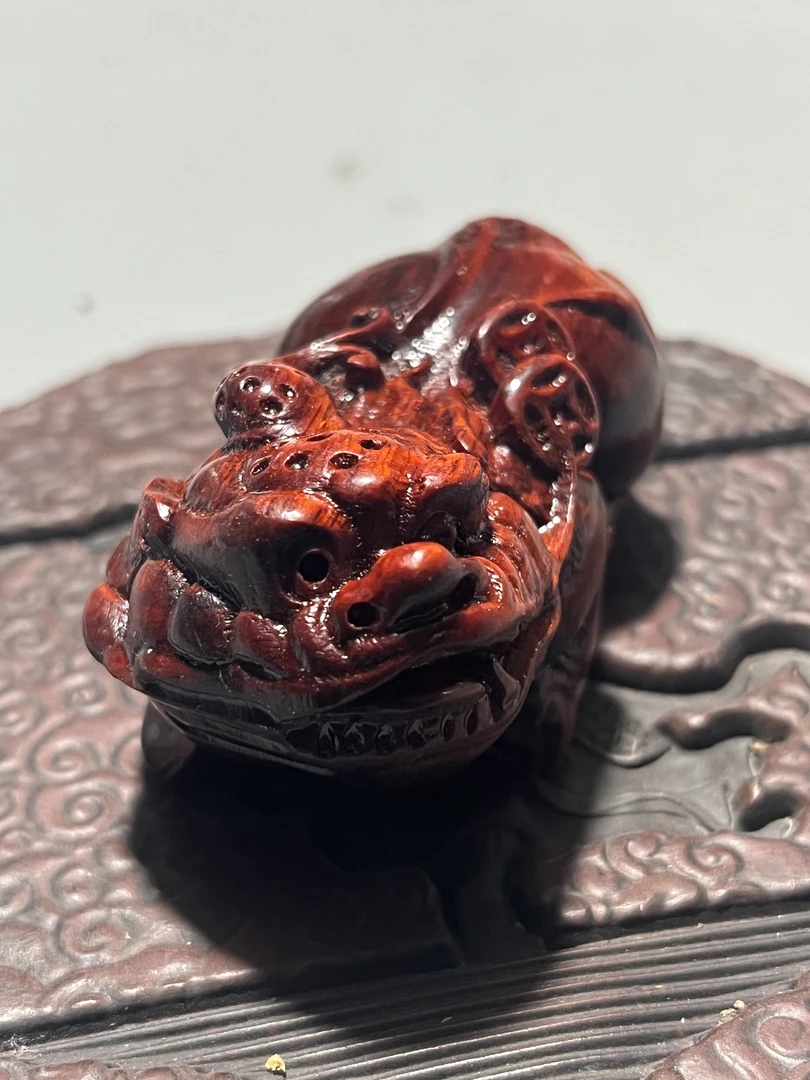 B87紫檀 貔貅手把件