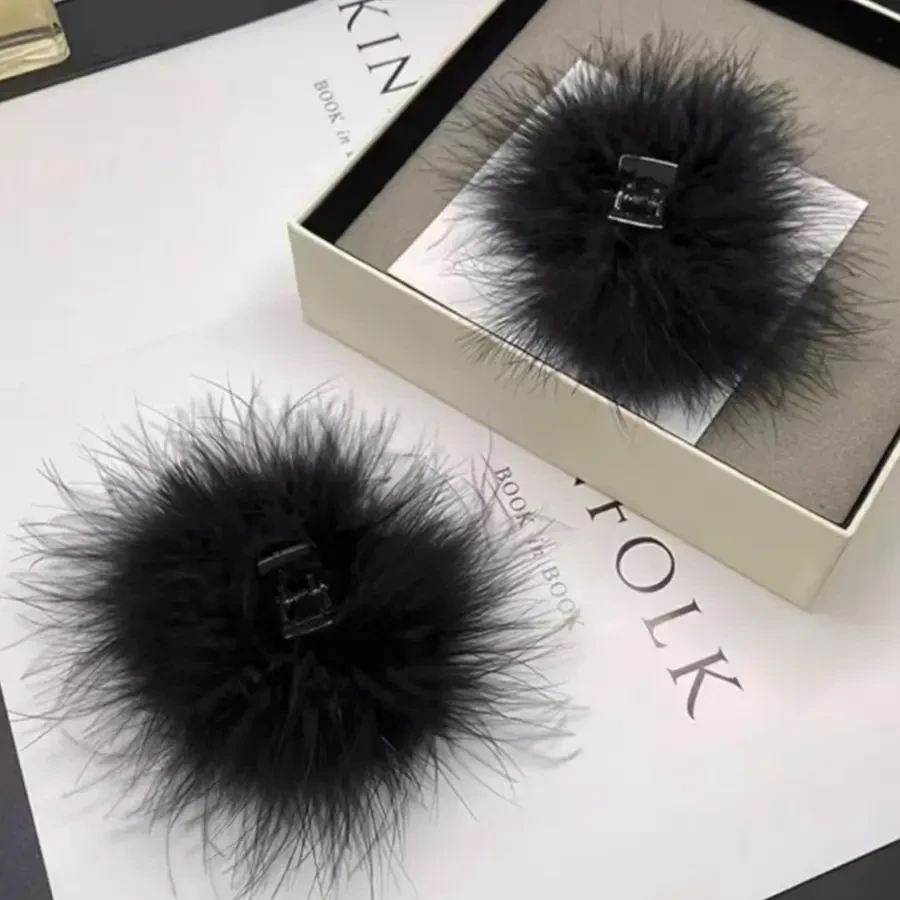 超仙小号气质黑色羽毛抓夹秋冬粉色鸵鸟毛百搭可爱毛茸茸后脑勺夹