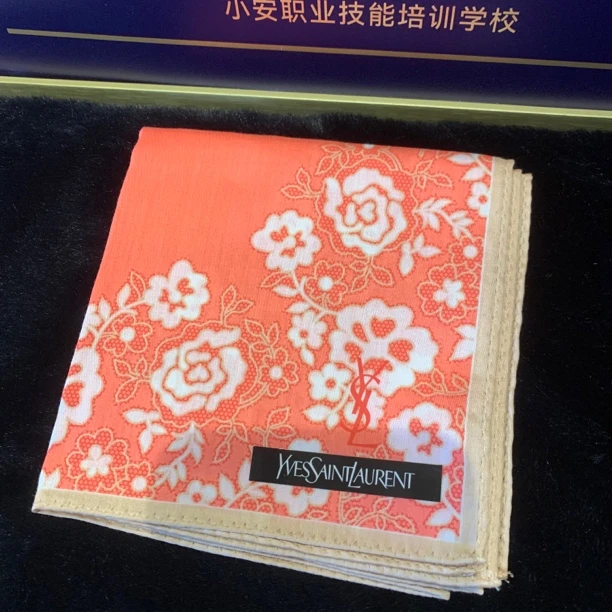 99新 YSL/圣罗兰 sj98/ysl粉色小碎花丝巾