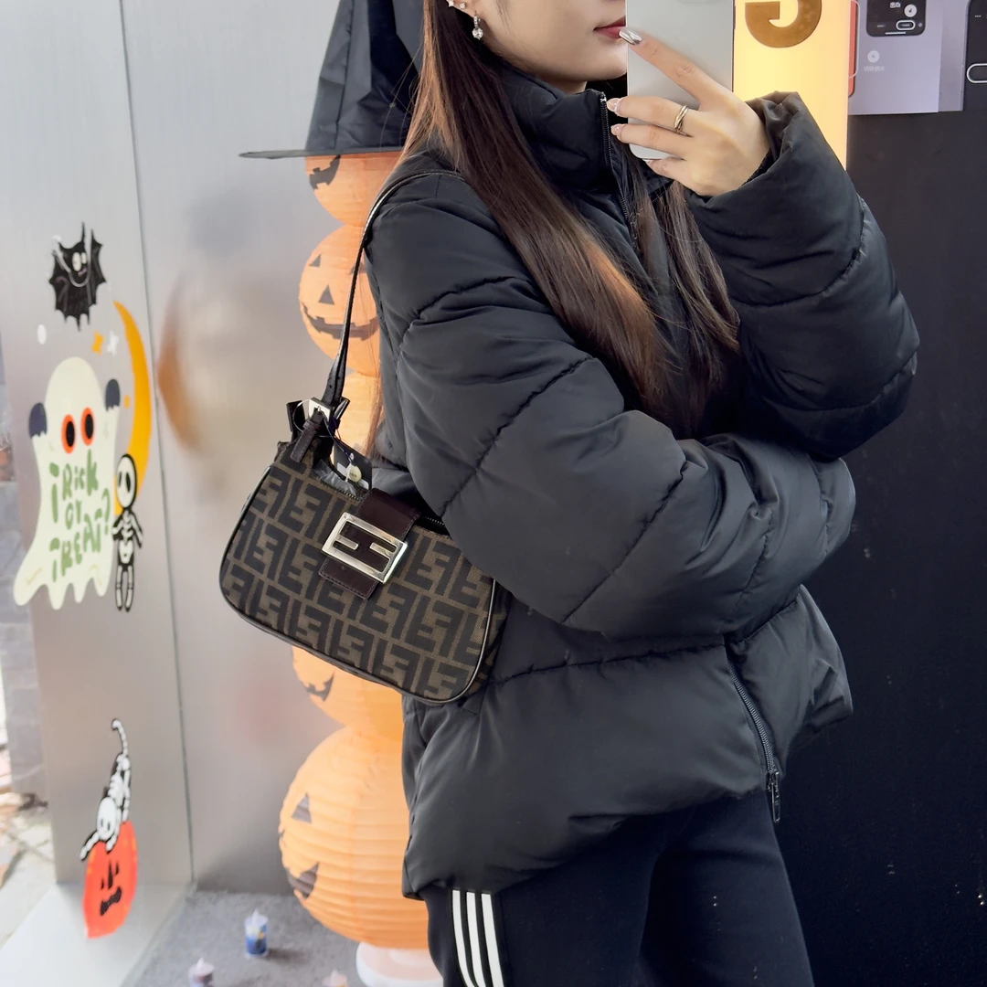 95新 FENDI/芬迪 K086老花小号单肩腋下包轻奢短款时尚休闲女士