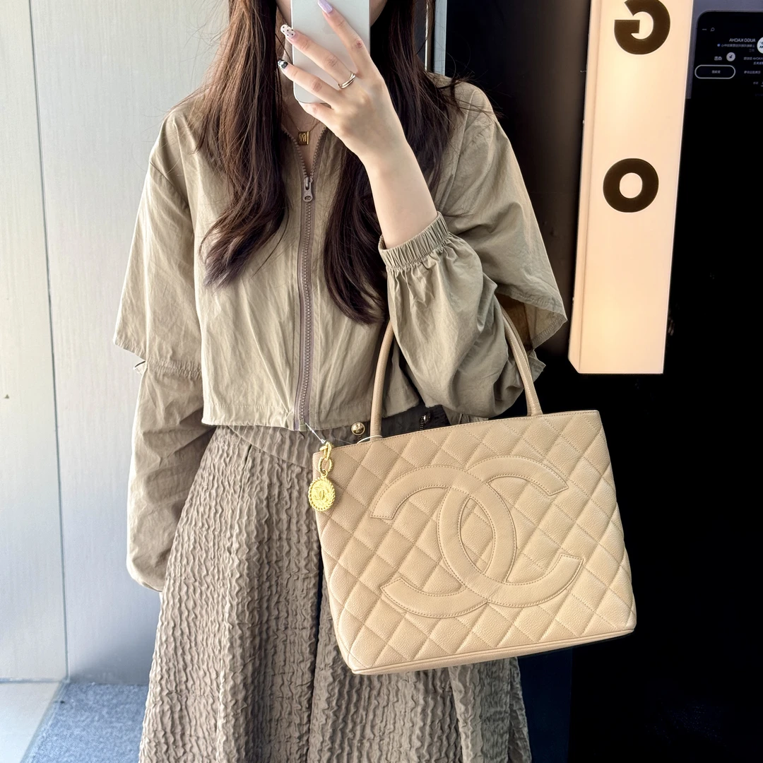 95新 Chanel/香奈儿 A1287香奈儿奶茶金手提单肩包