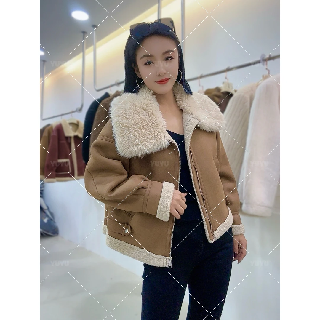 冬季新款时尚百搭休闲短款加绒加厚大翻领机车羊羔拼接毛毛外套