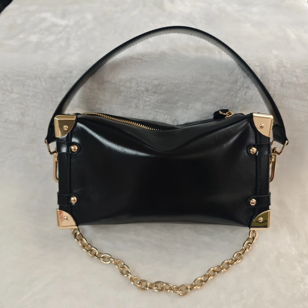 【CF】2024年新款轻奢百搭手提包斜挎单肩包   8899-黑色