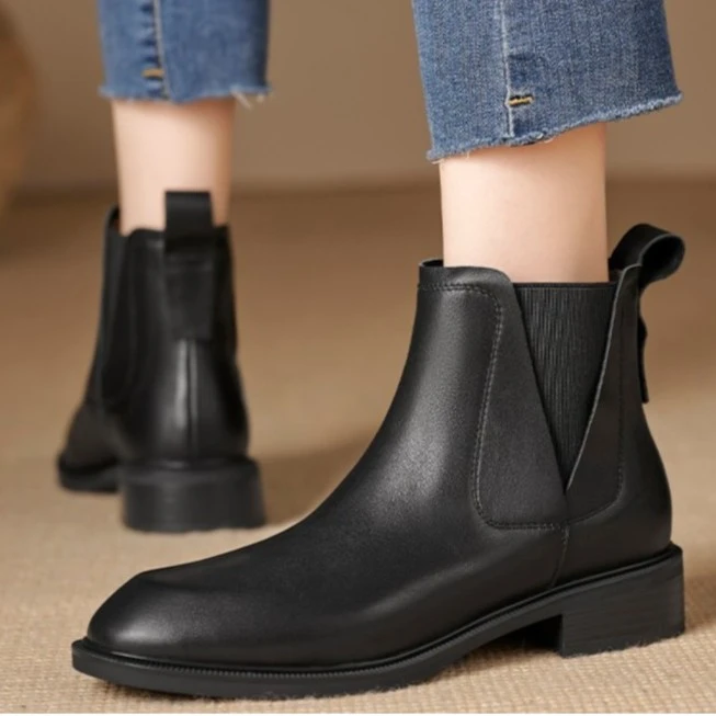 3.5厘米跟高头层牛皮小短靴圆头短筒切尔西靴子平跟休闲软面软底