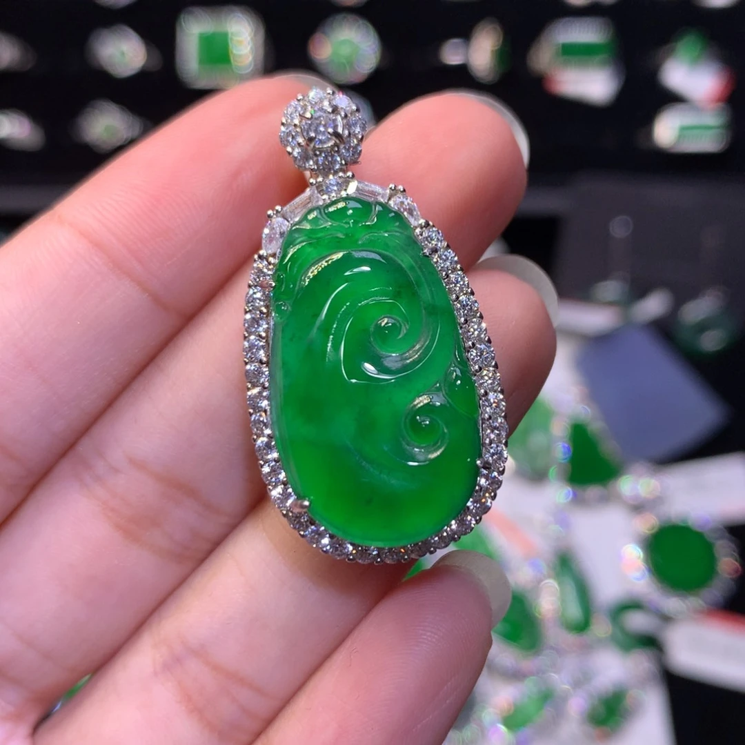 【闪购商品】翡翠颈饰银S925镶嵌天然翡翠