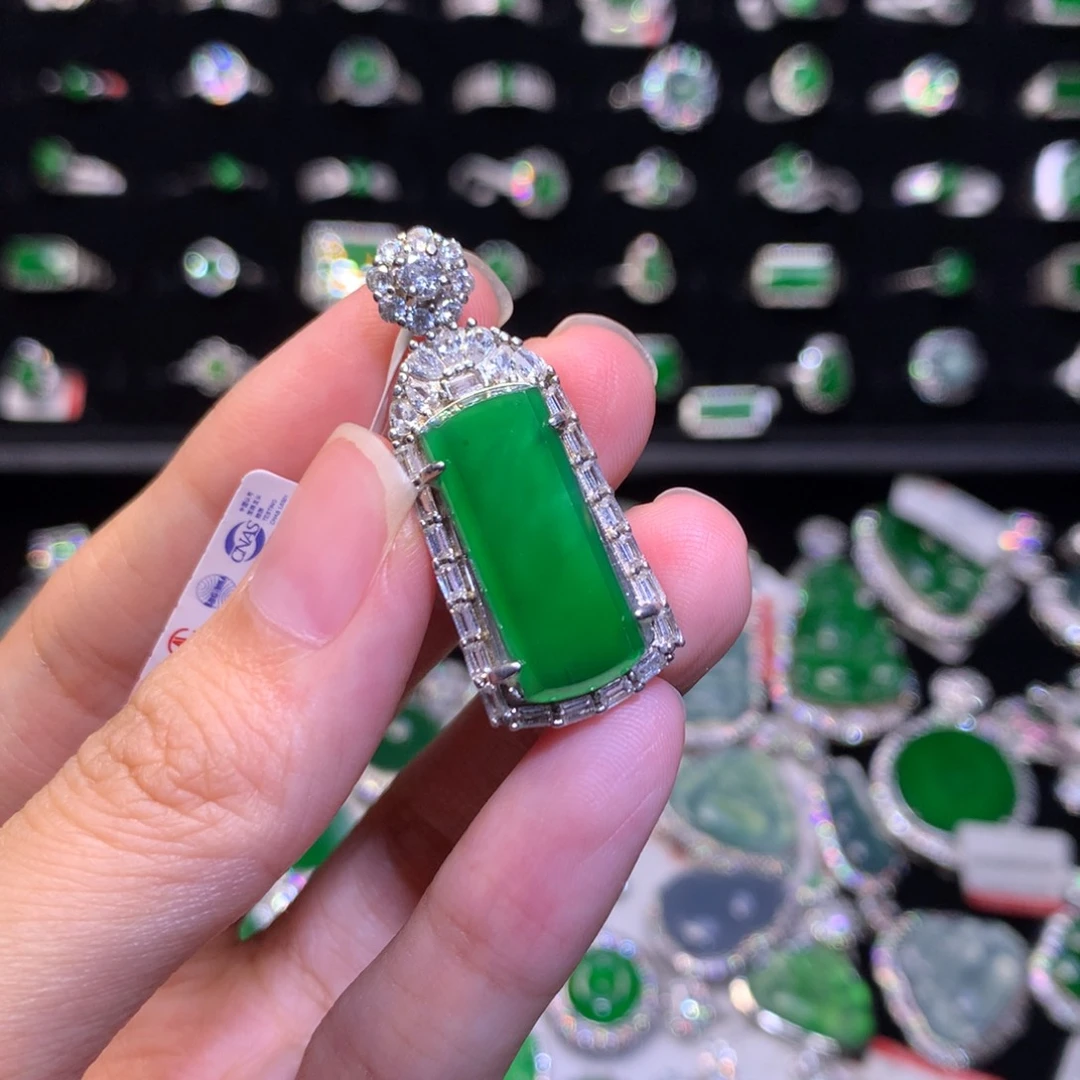 【闪购商品】翡翠颈饰银S925镶嵌天然翡翠