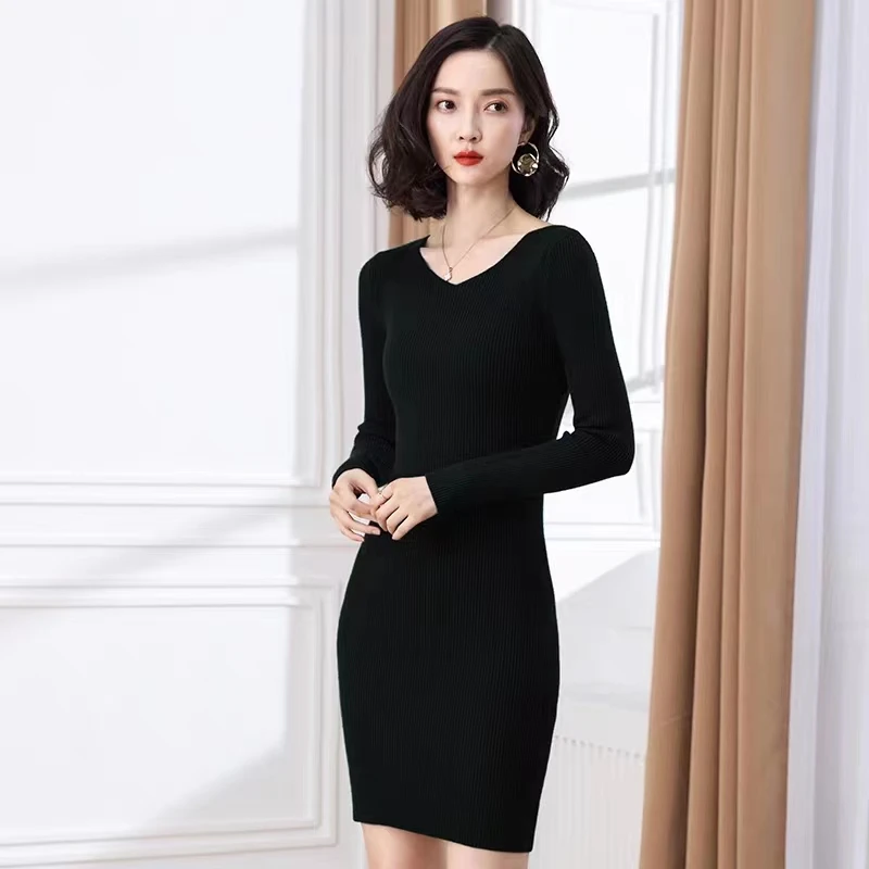 中长款毛衣女套头v领打底衫 秋冬内搭修身包臀针织连衣裙Q2404