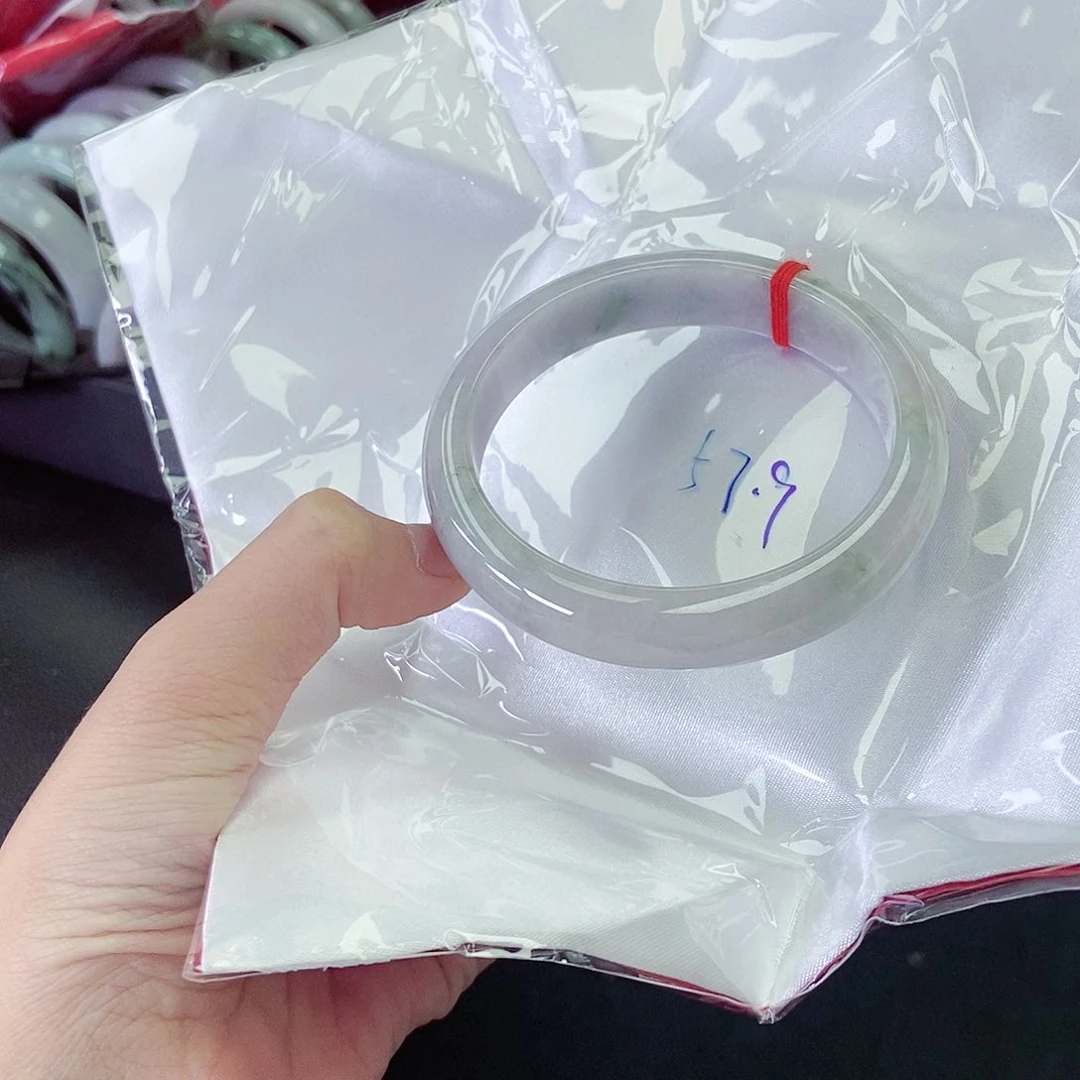 翡翠手镯未镶嵌天然A货翡翠