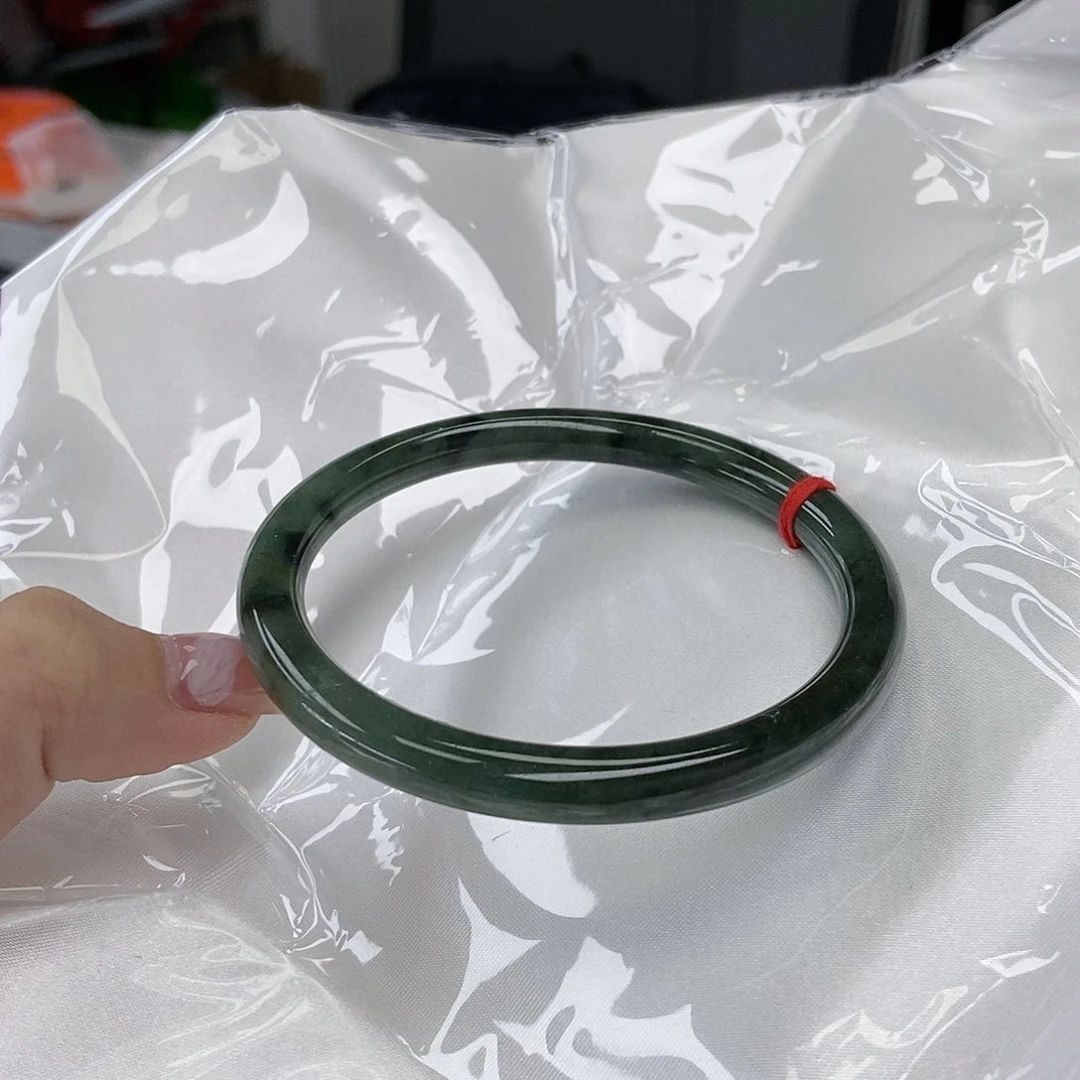 翡翠手镯未镶嵌天然A货翡翠