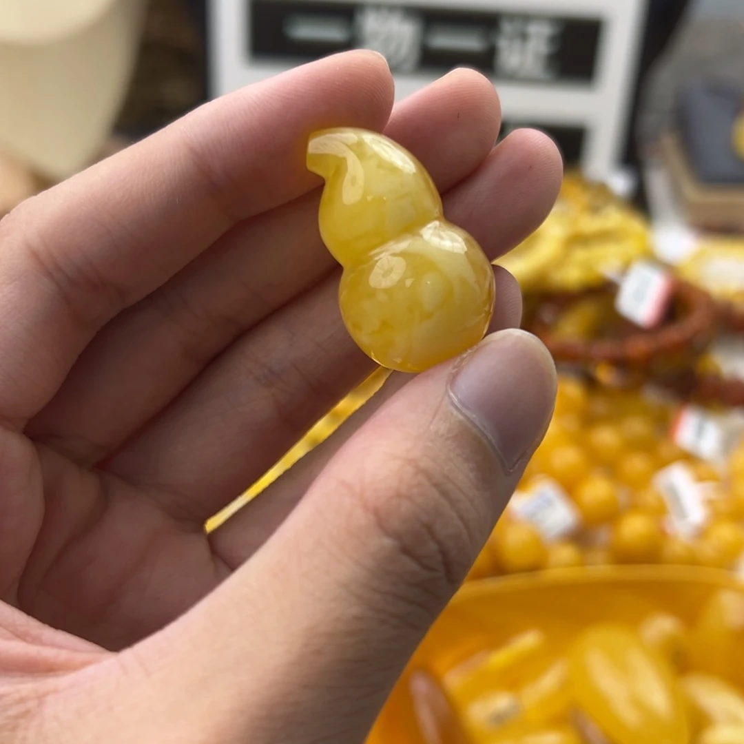 琥珀珠宝奇石未镶嵌