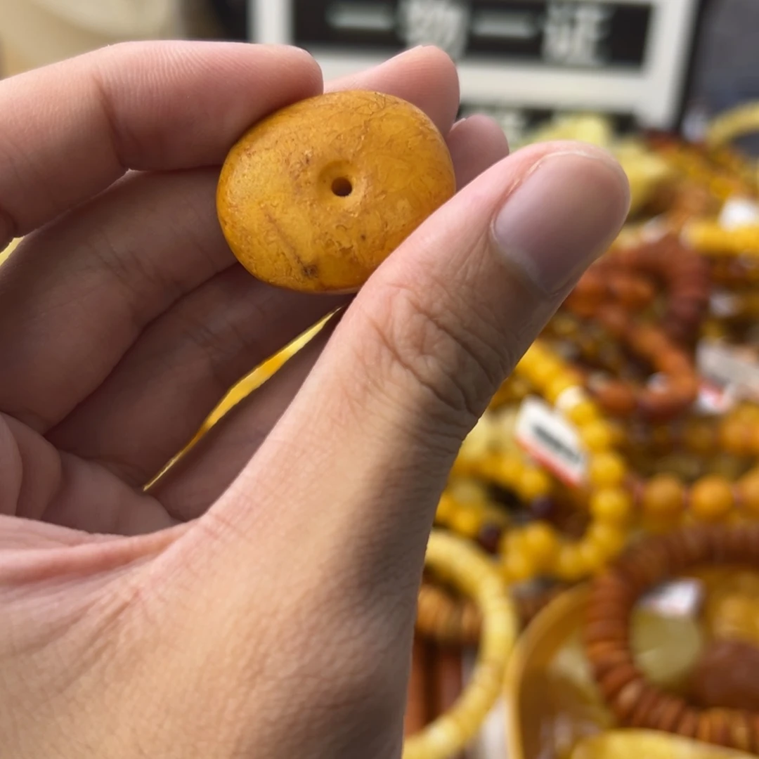 琥珀珠宝奇石未镶嵌