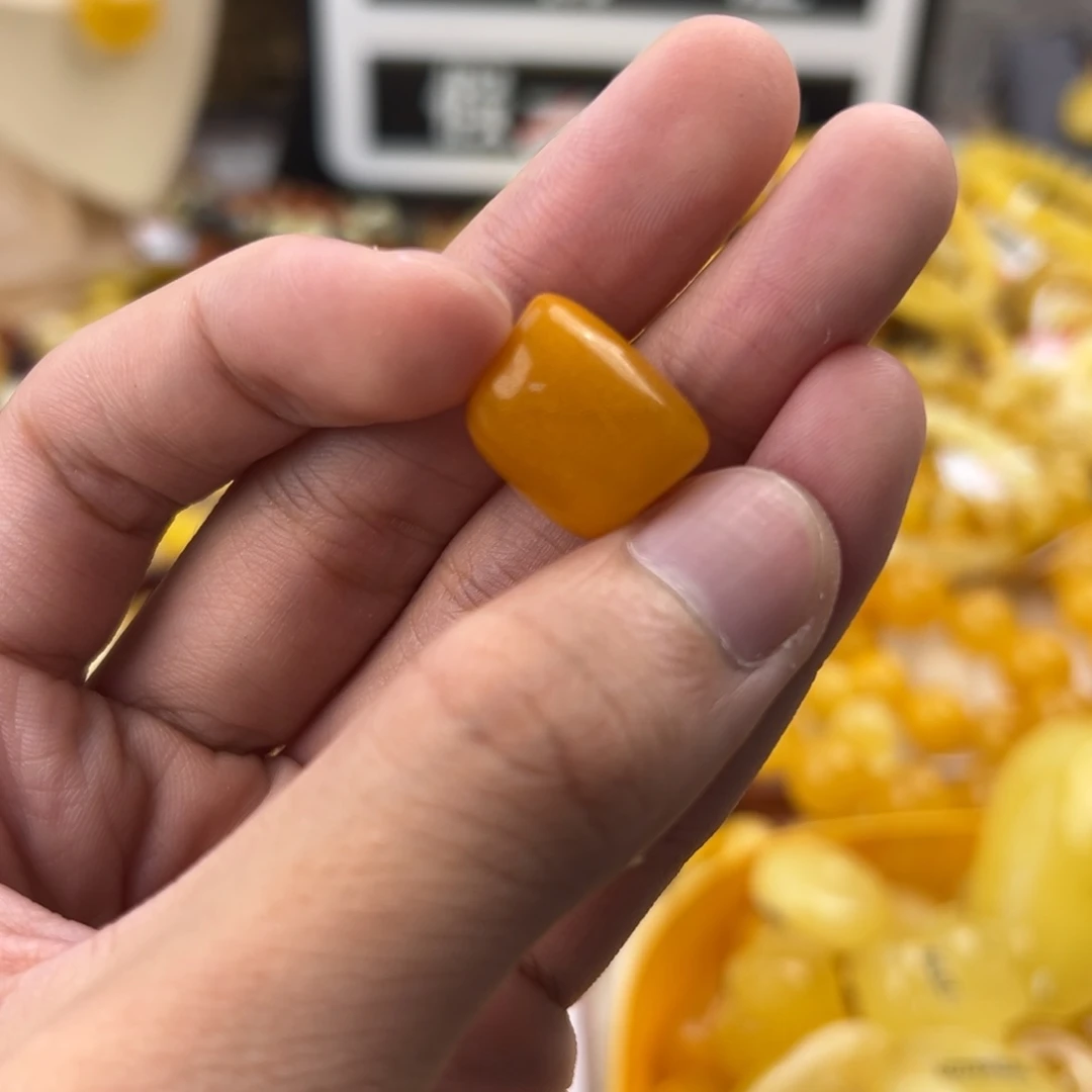 琥珀珠宝奇石未镶嵌