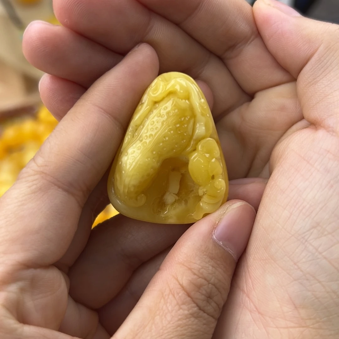 琥珀珠宝奇石未镶嵌