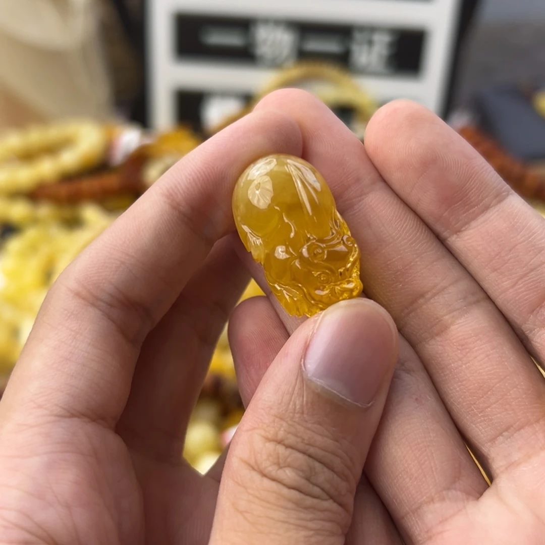 琥珀珠宝奇石未镶嵌