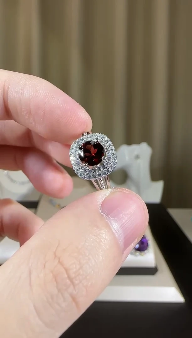 【闪购商品】石榴石戒指银S925镶嵌简约时尚
